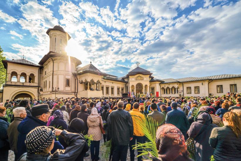 Misterele Floriilor - tradiții și obiceiuri creștine 18949727