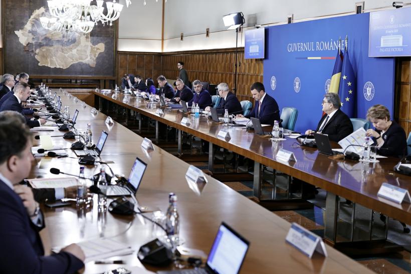 Statul, la un pas să provoace scumpiri generalizate: mărirea TVA-ului, din vară
