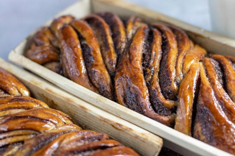 Sfaturi în bucătărie. Rețetă de cozonac Babka cu mac și nuci