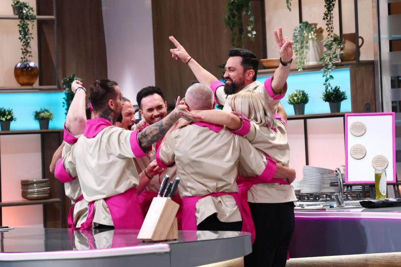 Egalitate în primul battle Chefi la cuțite. Echipa lui Chef Orlando a pierdut un om, iar o altă concurentă a cedat sub presiunea competiției 18950086