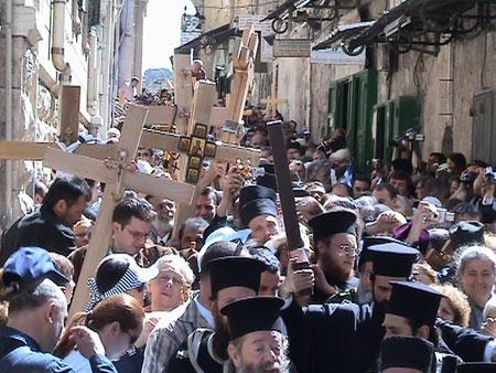 Mii de pelerini pe „Drumul Crucii” la Ierusalim 