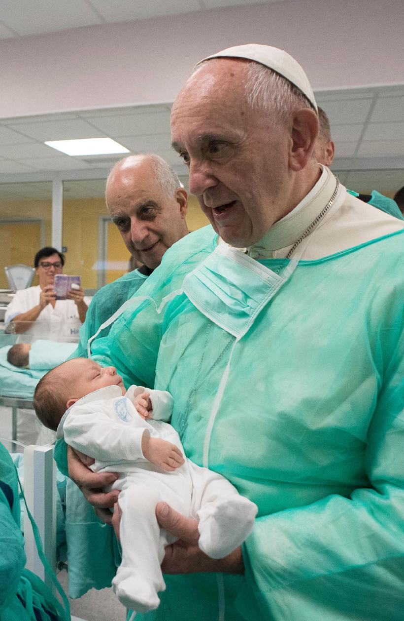 Moartea Papei Francisc: Mario Jose Bergoglio și-a dedicat viața credinței, compasiunii și reformei Bisericii 18950445