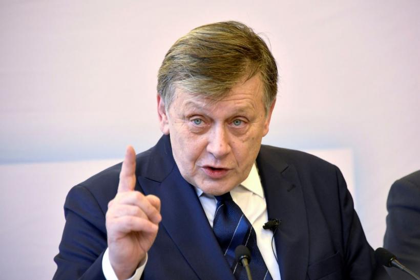 Antonescu: USL s-a rupt pentru că Ponta a preferat să intre într-o combinație ocultă, de deep-state