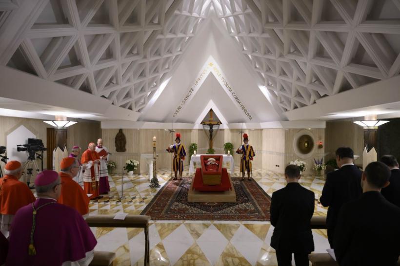 Cine este cardinalul Kevin Farrell, șeful interimar al Vaticanului? 18950580