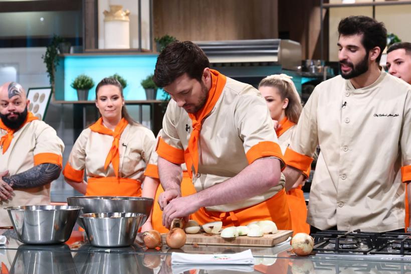 Chefi la cuțite, lider de audiență cu ediția de ieri. Chef Richard Abou Zaki lovește diseară bancurile adverse cu o amuletă grea 18950562