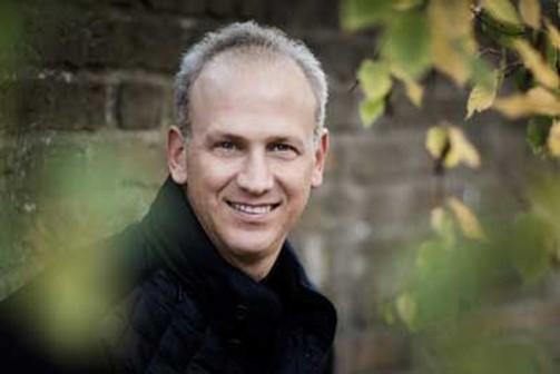 Dirijorul Carlos Miguel Prieto şi pianistul Viniciu Moroianu la Filarmonica George Enescu 18950676