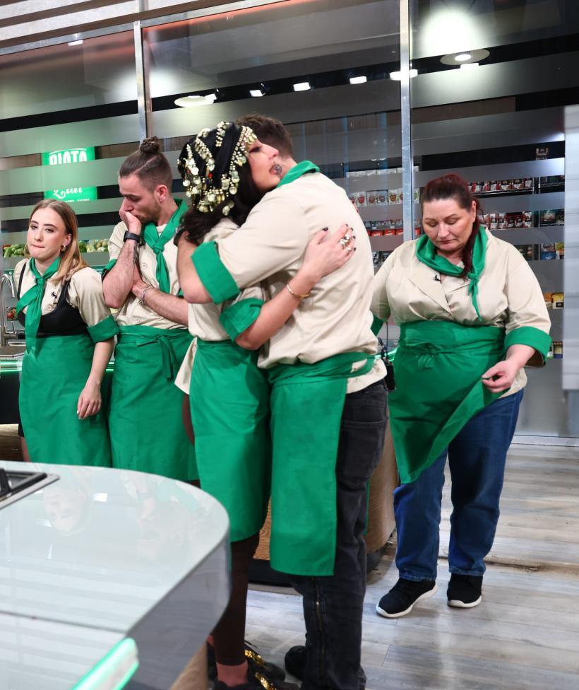 Echipa portocalie a lui Chef Richard, victorie la confruntarea culinară de ieri. Provocările acestei seri la Chefi la cuțite: două amulete și roata nebună a ingredientelor 18950792