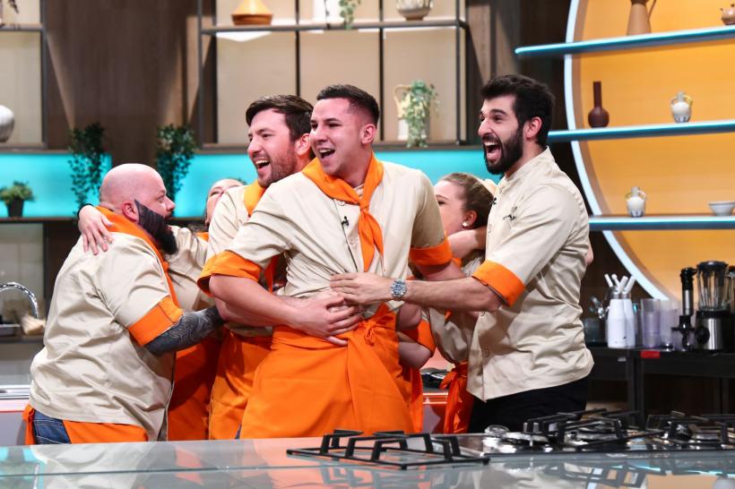 Echipa portocalie a lui Chef Richard, victorie la confruntarea culinară de ieri. Provocările acestei seri la Chefi la cuțite: două amulete și roata nebună a ingredientelor 18950795