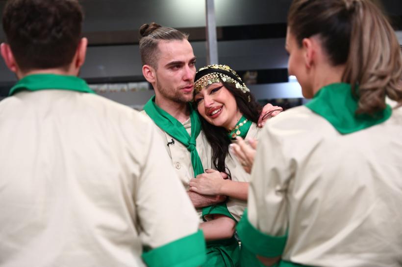 Echipa portocalie a lui Chef Richard, victorie la confruntarea culinară de ieri. Provocările acestei seri la Chefi la cuțite: două amulete și roata nebună a ingredientelor 18950798