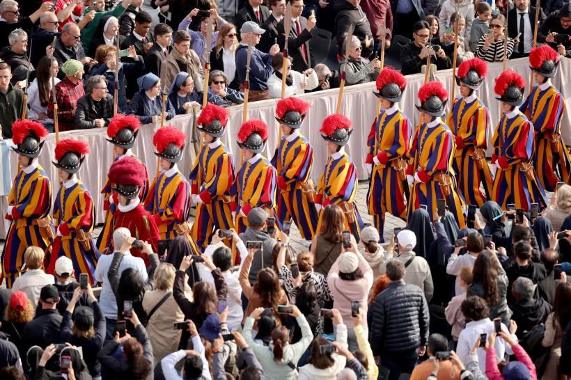 Funeralii Papa Francisc: Afluxul de credincioși determină Vaticanul se ia în considerare prelungirea programului după miezul nopții 18950771