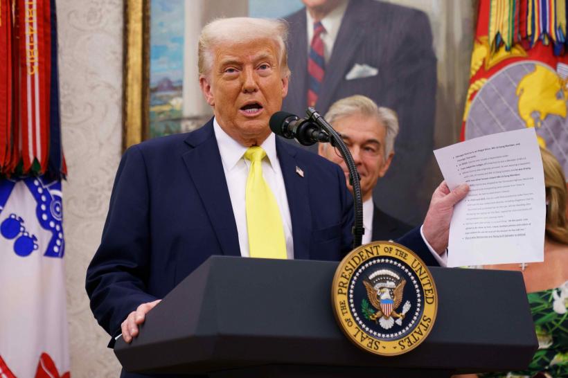 Președinția lui Trump, între dezastrul politic și triumful personal