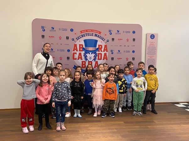 Vacanță cu trucuri și mistere la ABRACADABRA – Secretele Magiei