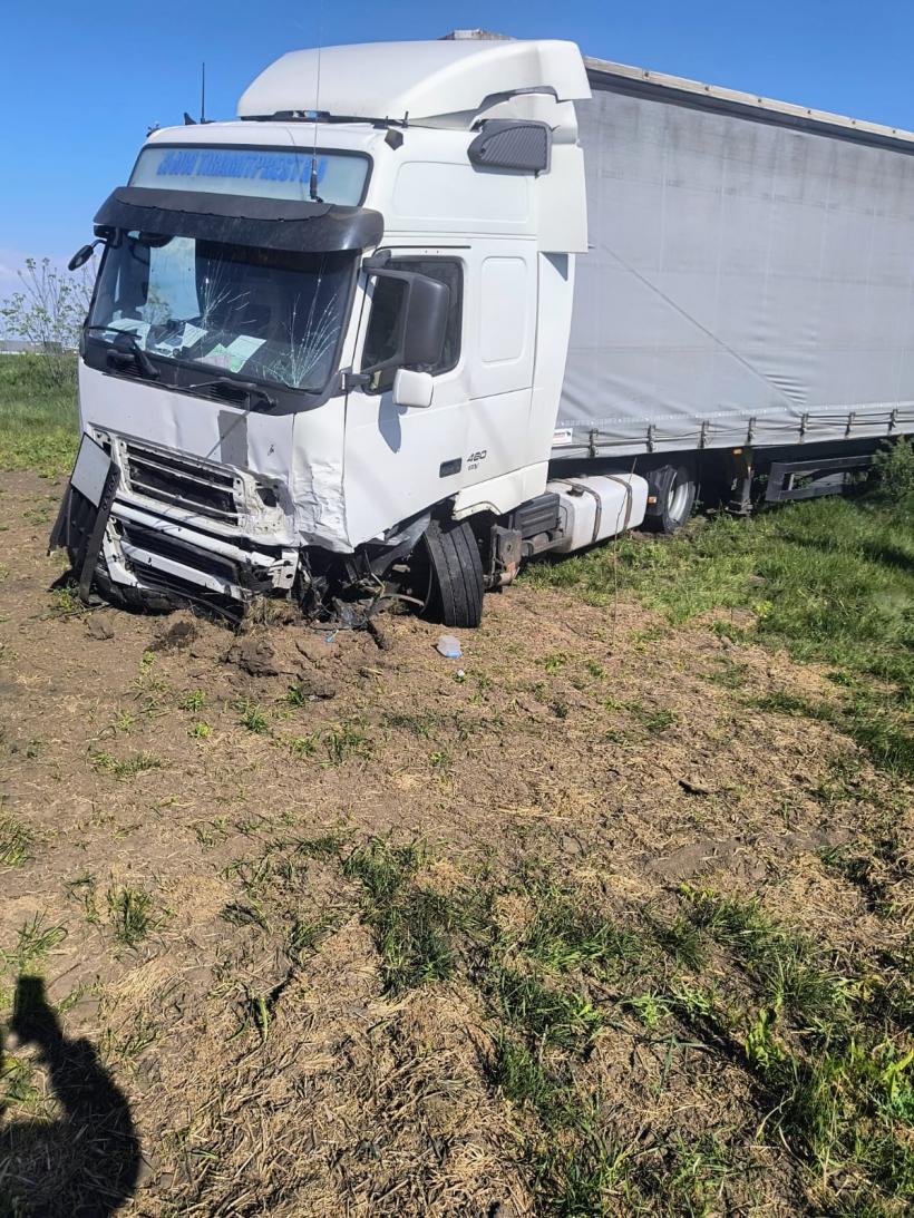 Accident MORTAL în Arad: O femeie și-a pierdut viața, iar doi copii se află în stare gravă  18951248