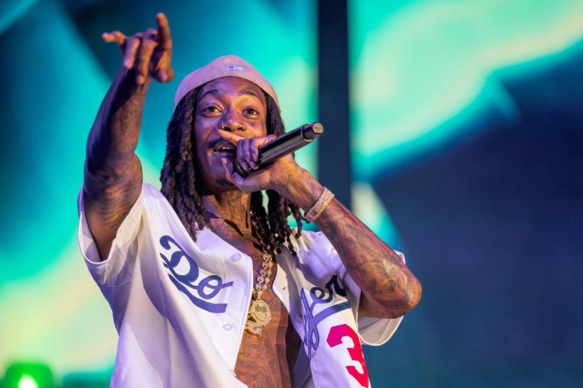 Rapperul american Wiz Khalifa a fost condamnat după ce a consumat droguri pe scenă