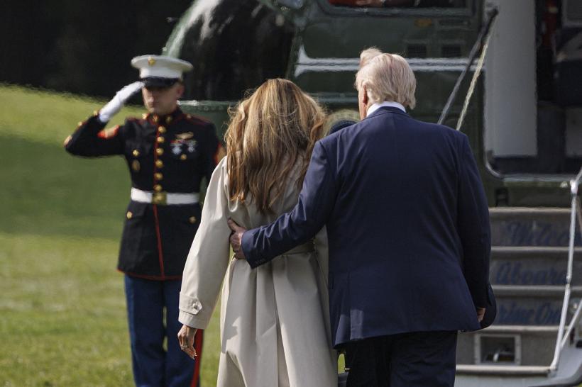 Donald Trump îi oferă soţiei sale, Melania, o cină romantică la bordul Air Force One 18951302