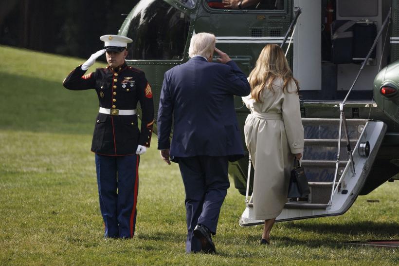 Donald Trump îi oferă soţiei sale, Melania, o cină romantică la bordul Air Force One 18951303