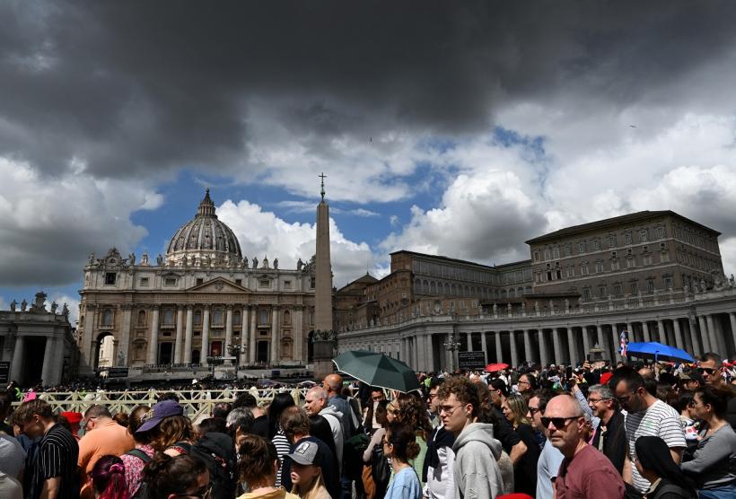 UPDATE Înmormântarea Papei Francisc. Zeci de mii de oameni au venit să își ia rămas bun de la unul dintre cei mai iubiți lideri ai bisericii catolice 18951282