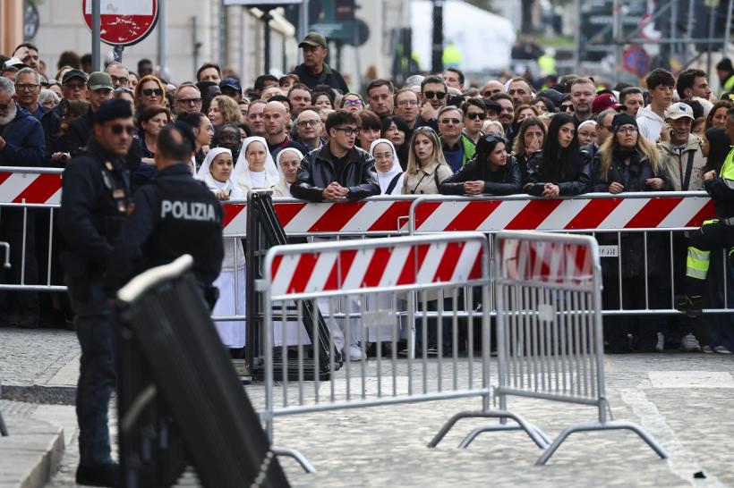 UPDATE Înmormântarea Papei Francisc. Zeci de mii de oameni au venit să își ia rămas bun de la unul dintre cei mai iubiți lideri ai bisericii catolice 18951284