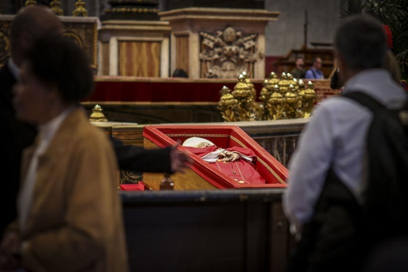 UPDATE Înmormântarea Papei Francisc. Zeci de mii de oameni au venit să își ia rămas bun de la unul dintre cei mai iubiți lideri ai bisericii catolice 18951290