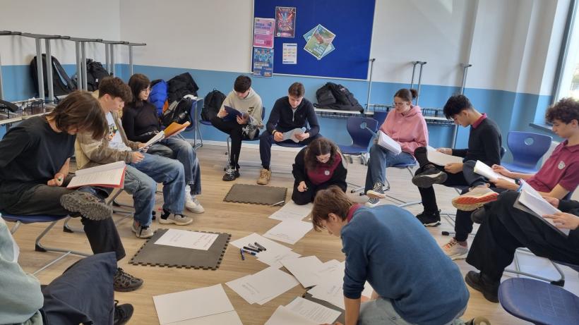 Proiectul inovativ de teatru cu roboți „E-Waste E-Motion” la Buzău, București și Constanța 18951111