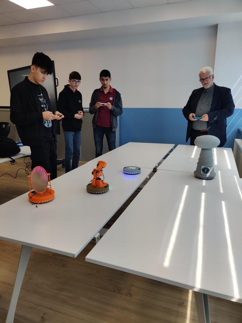 Proiectul inovativ de teatru cu roboți „E-Waste E-Motion” la Buzău, București și Constanța 18951112