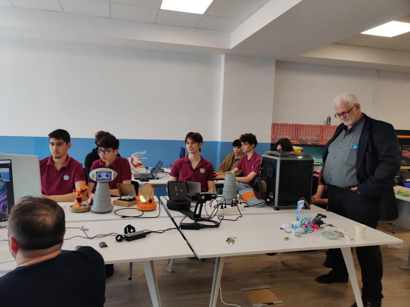 Proiectul inovativ de teatru cu roboți „E-Waste E-Motion” la Buzău, București și Constanța 18951114