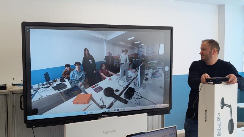 Proiectul inovativ de teatru cu roboți „E-Waste E-Motion” la Buzău, București și Constanța 18951115