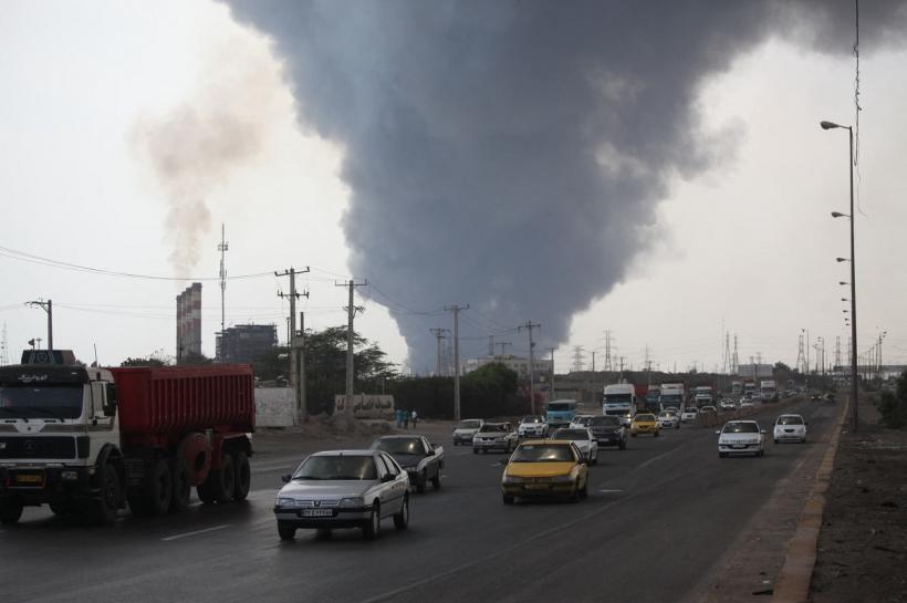 Cel puţin 18 morţi şi 800 de răniţi în explozia din cel mai mare port comercial iranian 18951345