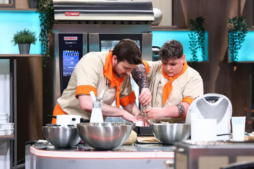 Provocare grea în cel de-al cincilea battle Chefi la cuțite. Situație tensionată pentru Chef Richard în timpul sesiunii de gătit: ”Nu mai puteam sta în picioare” 18951494