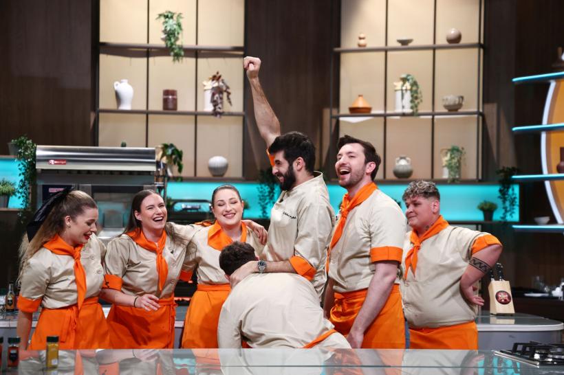 Echipa portocalie, o nouă victorie la Chefi la cuțite. Diseară, cursă culinară nebună: un preparat la fiecare zece minute. Chef Orlando: ”Proba asta este criminală!” 18951870