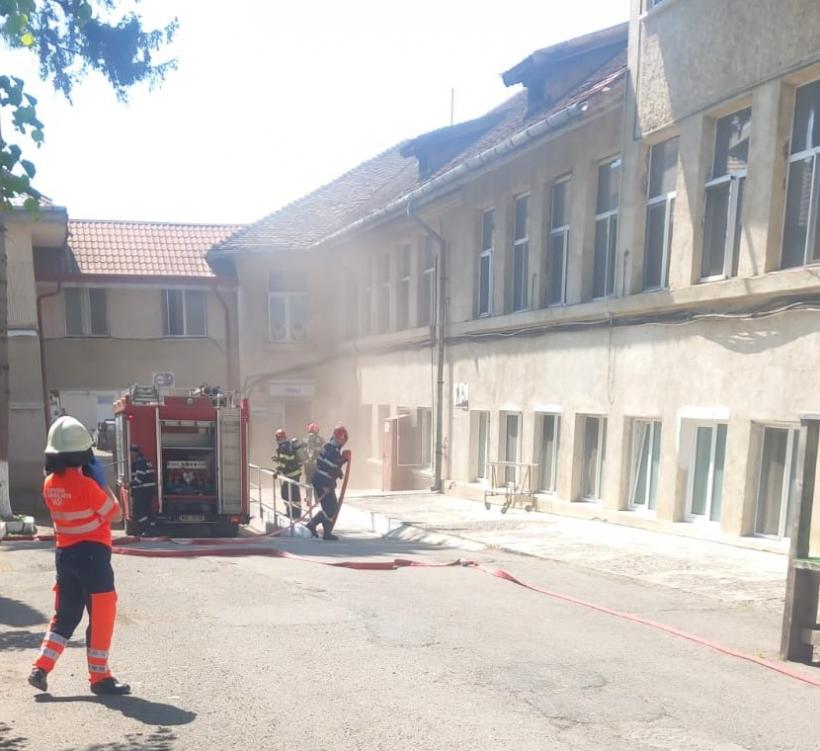 Incendiu la Spitalul CFR Pașcani. 80 de pacienți și angajați, evacuați 18951947