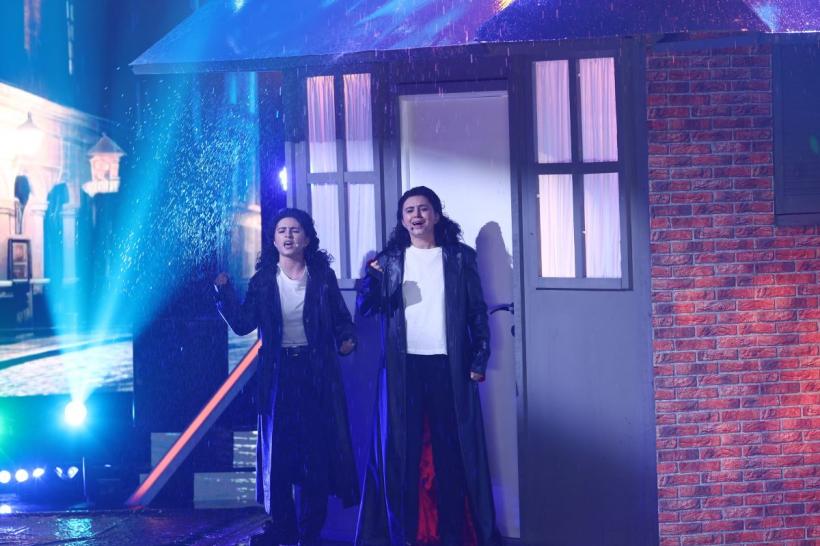 Pepe, față în față cu Pepe, pe scena Te cunosc de undeva! Bianca și Cristina, cea mai dificilă provocare de până acum: „Ne transformăm în Pepe, care se uită la noi și e o presiune foarte mare” 18951855