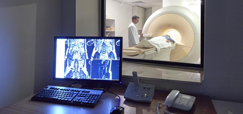 Testări gratuite în România, pentru trei tipuri de cancer: de sân, colorectal și de col uterin