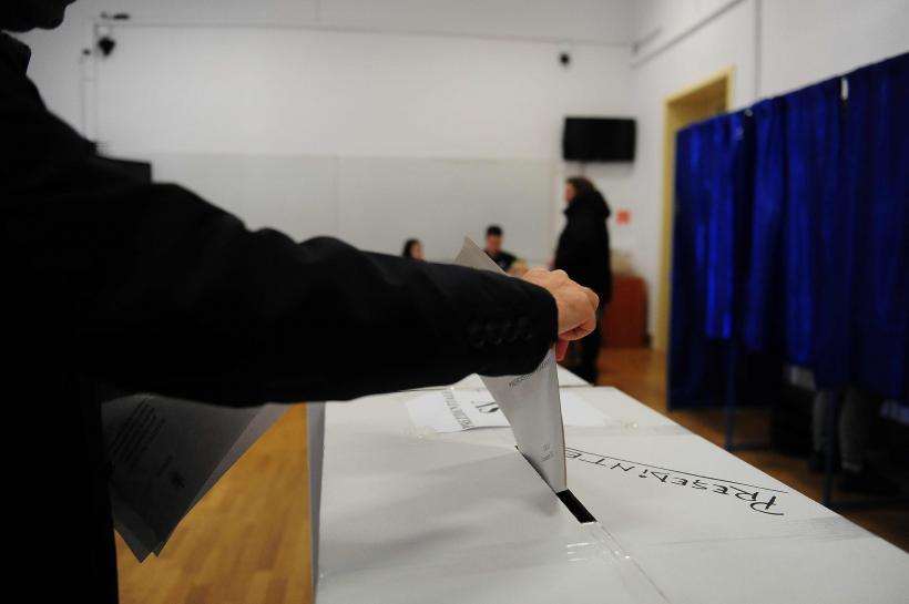 Cele mai complicate alegeri prezidențiale postdecembriste. Val de situații fără precedent, cu răsturnări spectaculoase și apariția inamicilor publici