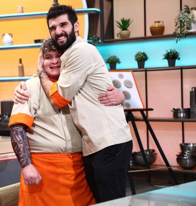 Echipa lui Chef Orlando Zaharia a câștigat battle-ul Chefi la cuțite de ieri seară.  Mihai Vasile (Mexicanu’) a părăsit competiția 18952037