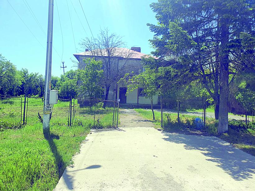 Vot cu sictiru’ în suflet! Alegerile pentru Cotroceni, văzute din Răsucenii păstoriți de Spălatu: „Cum e, bă, cu alea doișpe’ milioane de vă dă statu’ după o viață de muncă la Ceape?” 18951902