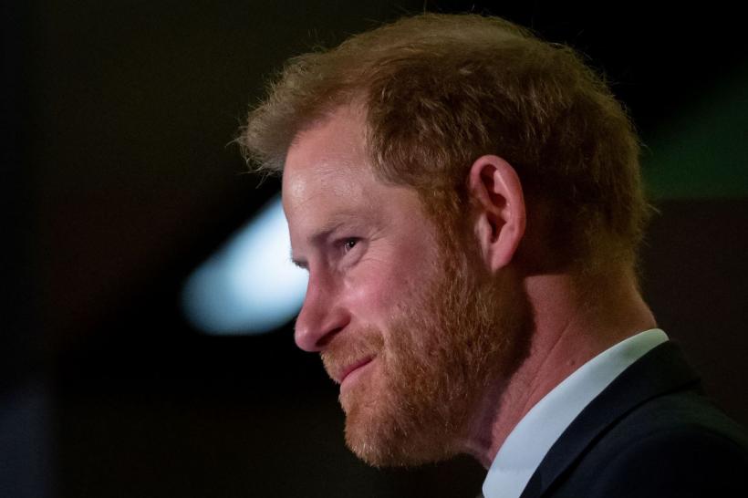Prinţul Harry mărturiseşte că ar dori să se &quot;împace&quot; cu restul familiei regale