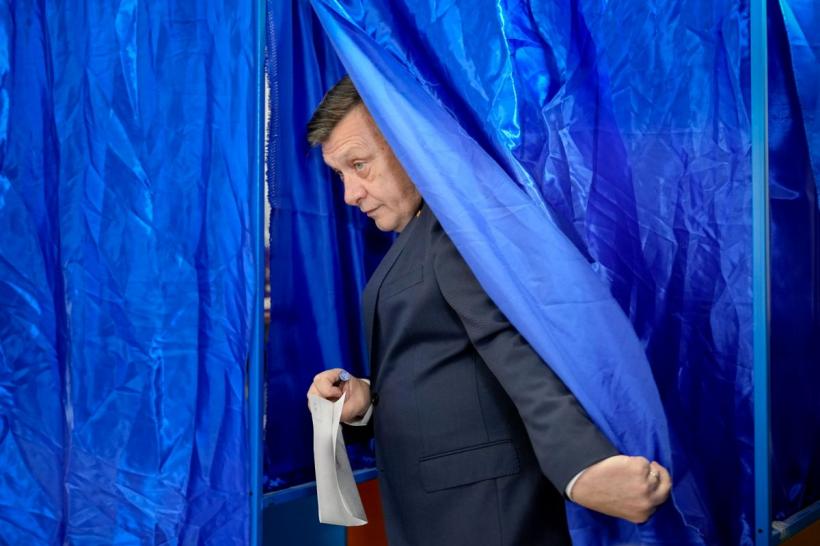 Alegeri Prezidențiale 2025: Românii își decid astăzi soarta. Ziua votului, pas cu pas. Până la ora 20:00 au votat 50,68% dintre alegători 18952333