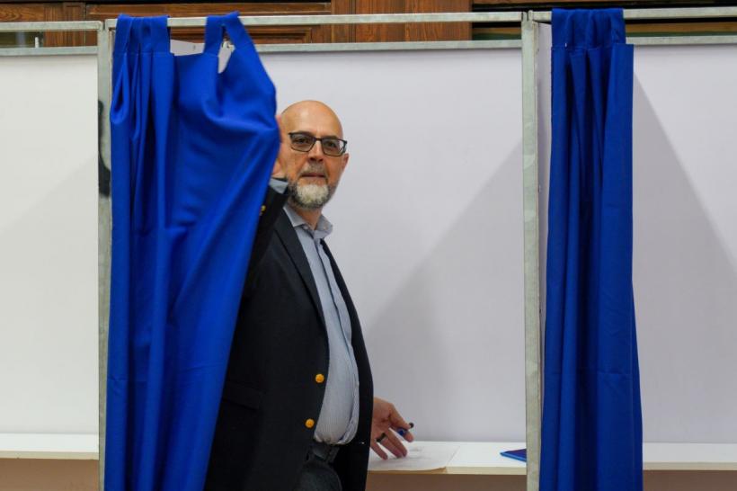 Alegeri Prezidențiale 2025: Românii își decid astăzi soarta. Ziua votului, pas cu pas. Până la ora 20:00 au votat 50,68% dintre alegători 18952336