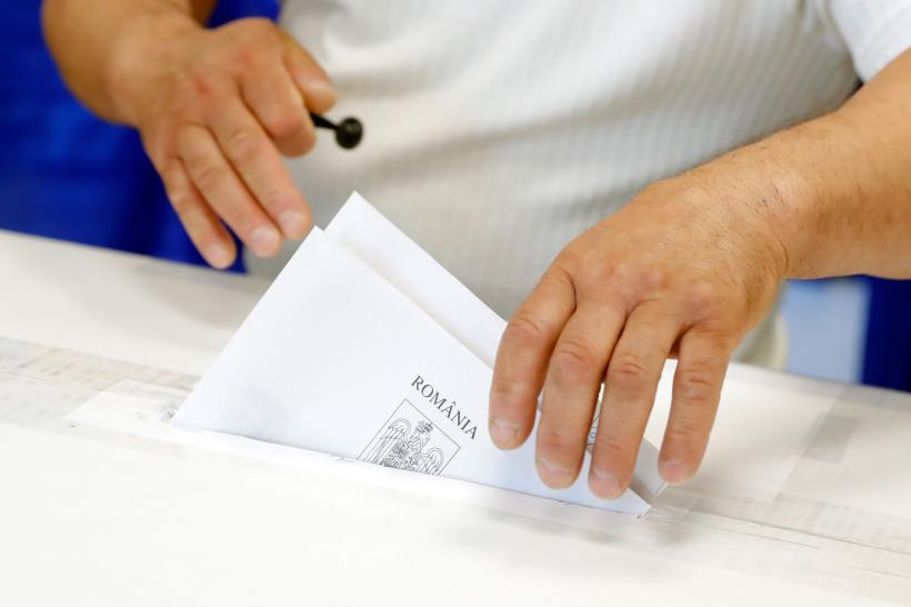 Rezultate parțiale la Alegerile prezidențiale 2025, turul 1. Nicușor Dan este în turul 2