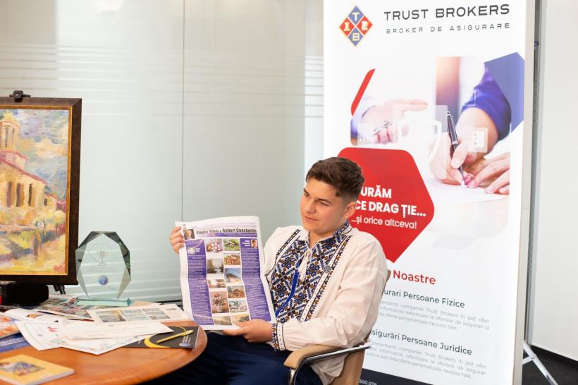 La 15 ani, expune la Senatul României și cucerește New York-ul. Povestea lui Robert Niculae, tânărul artist premiat în campania „100 de tineri pentru dezvoltarea României”- ediția 2024