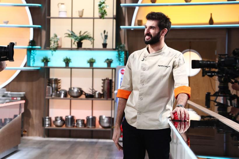Chefi la cuțite, lider detașat de audiență cu ediția de ieri. Diseară, se schimbă dinamica la bancurile de lucru: amuleta lui Chef Richard aduce trei concurenți din bootcamp 18952650