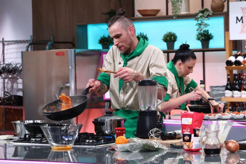 Chefi la cuțite, lider de audiență cu ediția de ieri. Diseară: al zecelea battle aduce o epopee culinară cu meniu grecesc și o lovitură amețitoare de amuletă 18952831