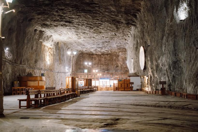 Inundații la Salina Praid. Operațiunea de evacuare a apei se prelungește