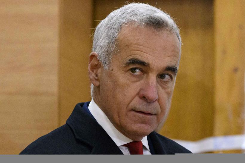 Programele prezidențiale ale lui George Simion și Nicușor Dan seamănă în multe puncte și sunt pline de propuneri care amintesc de epoca Traian Băsescu 18952918