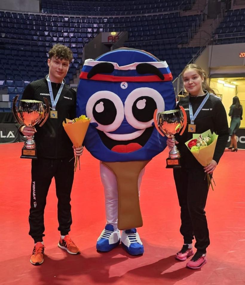 Echipa României la dublu mix a câștigat medalia de aur la Campionatele Europene U21 de tenis de masă 18953434