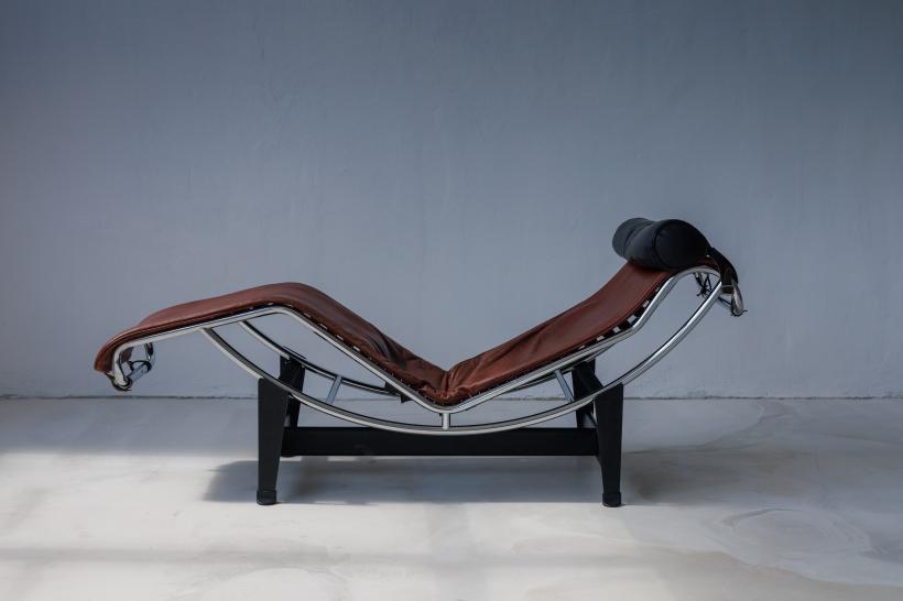 Expoziția A HOME OF ICONIC DESIGN aduce la București unele dintre cele mai emblematice piese de mobilier din istoria contemporană