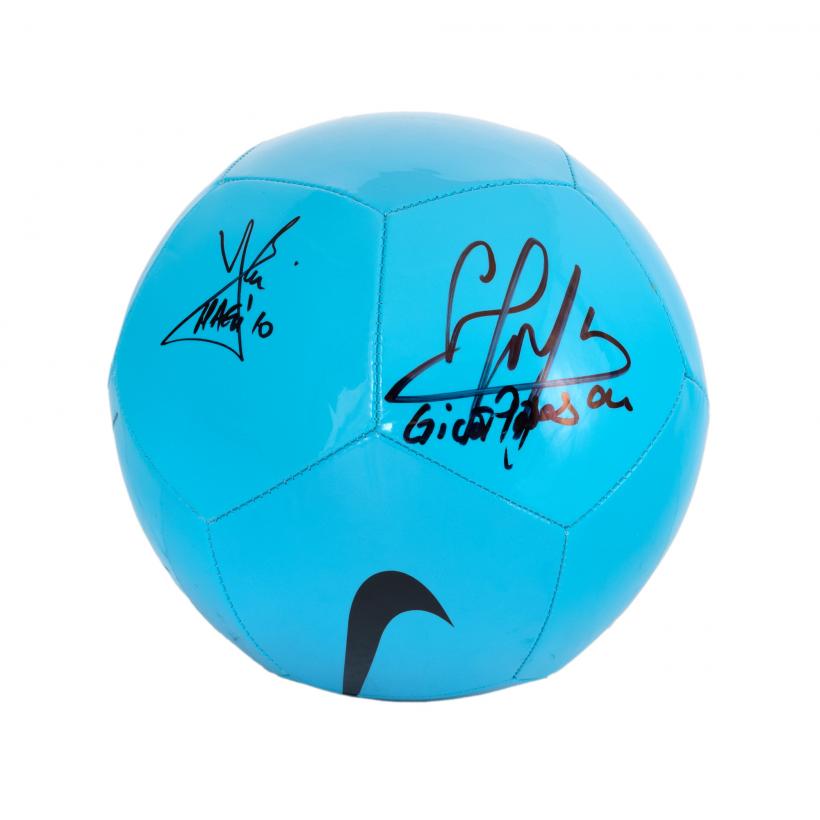 Hagi, Verstappen și „Cel mai mare boxer al lumii”, pe aceeași „scenă”: în Licitația de Sport, Muzică și Obiecte de Colecție Contemporane de la Artmark 18952972