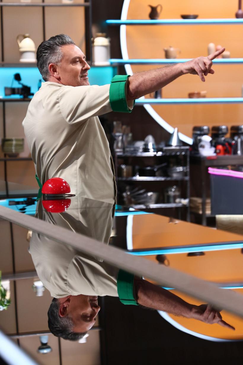 Echipa lui Chef Orlando, victorioasă ieri la Chefi la cuțite. Amuleta rimelor aduce hohote de râs în battle-ul serii, dar lovitura lui Chef Sautner complică grav sesiunea de gătit 18953765