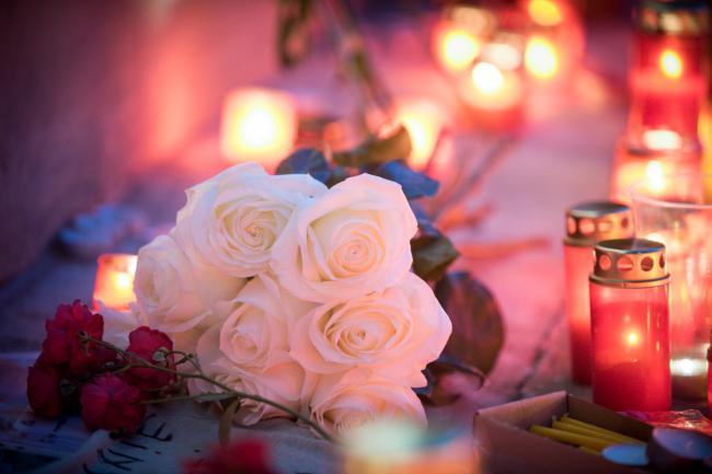 Un bărbat a intrat într-o capelă din București și a furat inelele de pe mâna unei persoane decedate